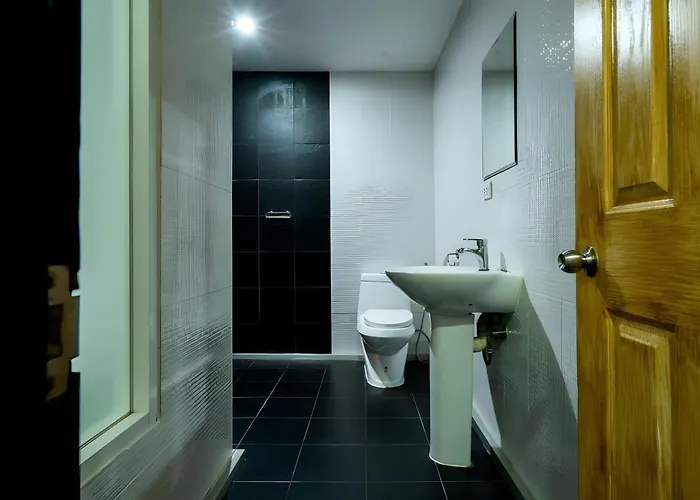 Elite Asok Sukhumvit 20